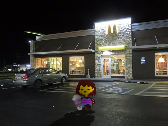 Random_Frisk's tweet image. *This fast-food restaurant gave you some sort of purple shake with your meal.
*(Drink the shake?)
❤️Yes          No
#UNDERTALE