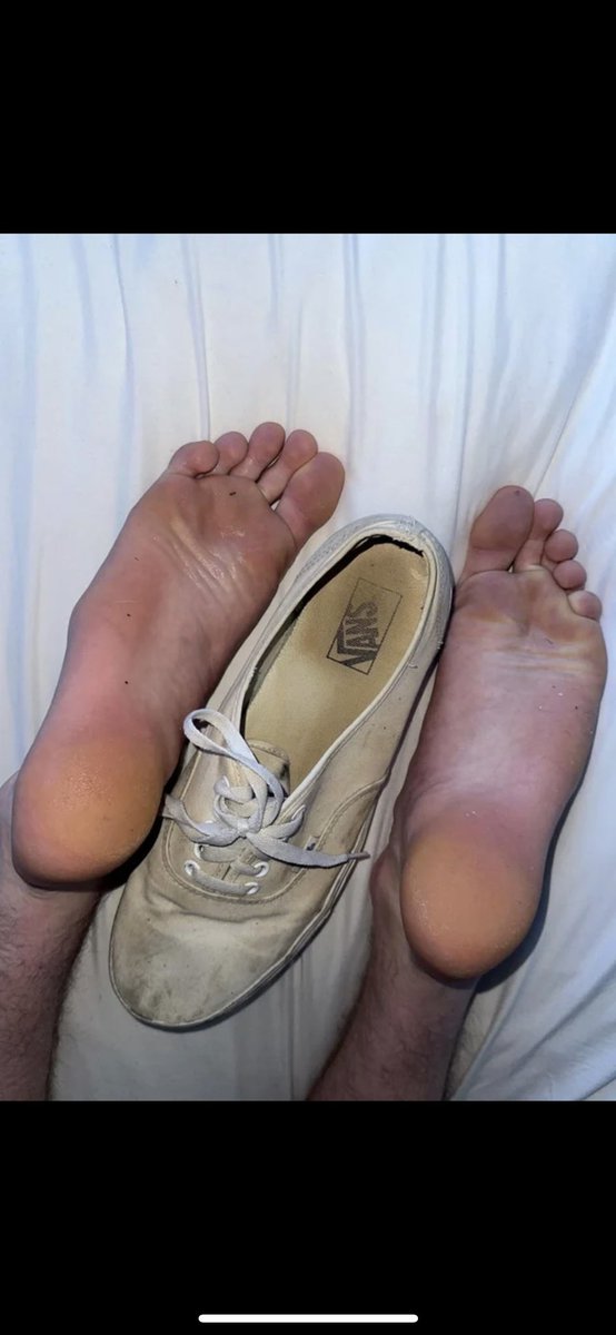 Issacd520's tweet photo. Some hot feet I had to share https://t.co/HgCb8aexkE
