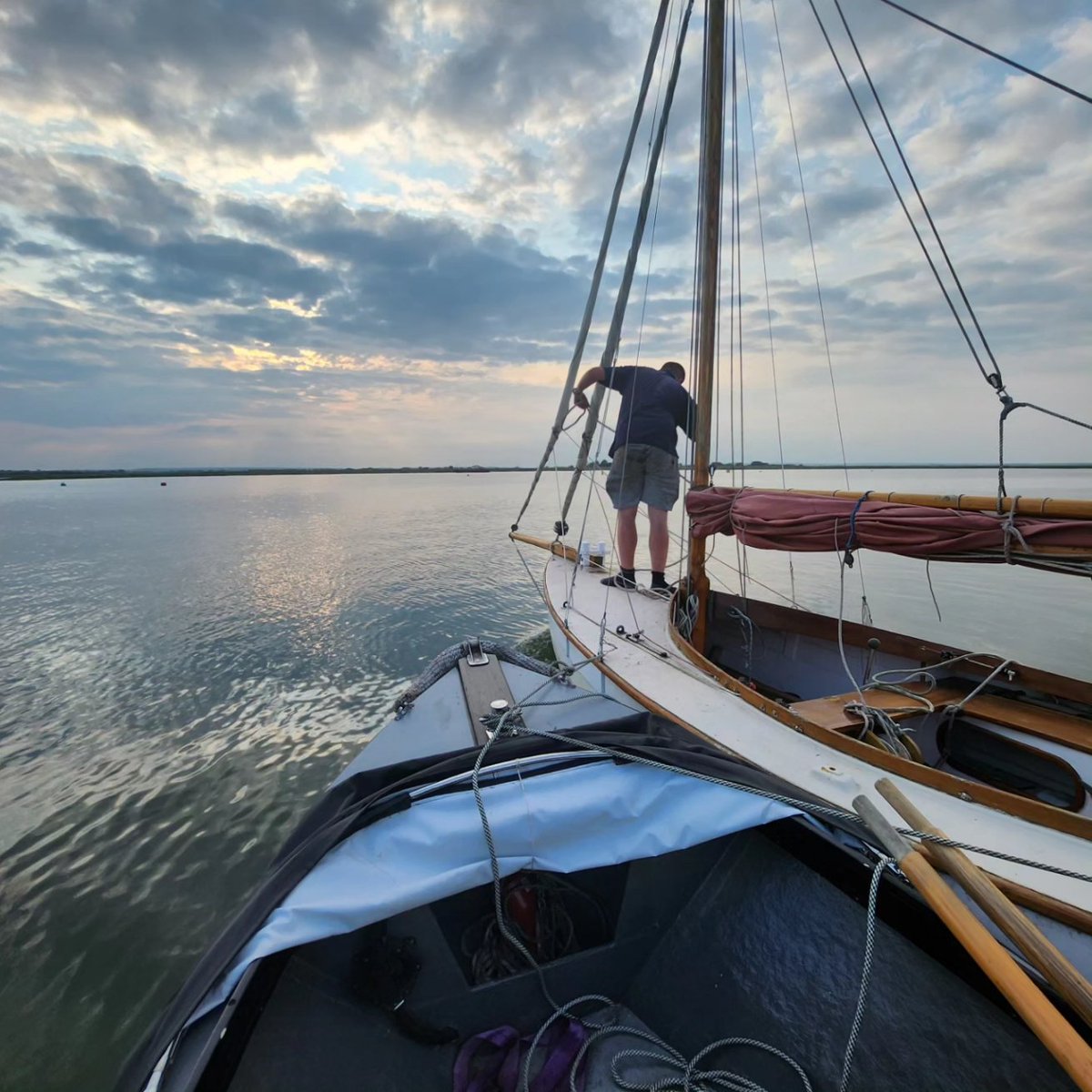 Tonight's potterings and first tow off little day boat round to slip to wash off