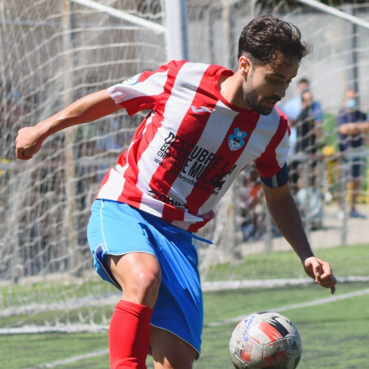 ¡Gracias por tanto Víctor!

Ni un solo lateral ha pasado por el Curtís con tu calidad y salida de balón.

Un ejemplo en el campo y fuera de él.

Esta es tu casa, siempre.