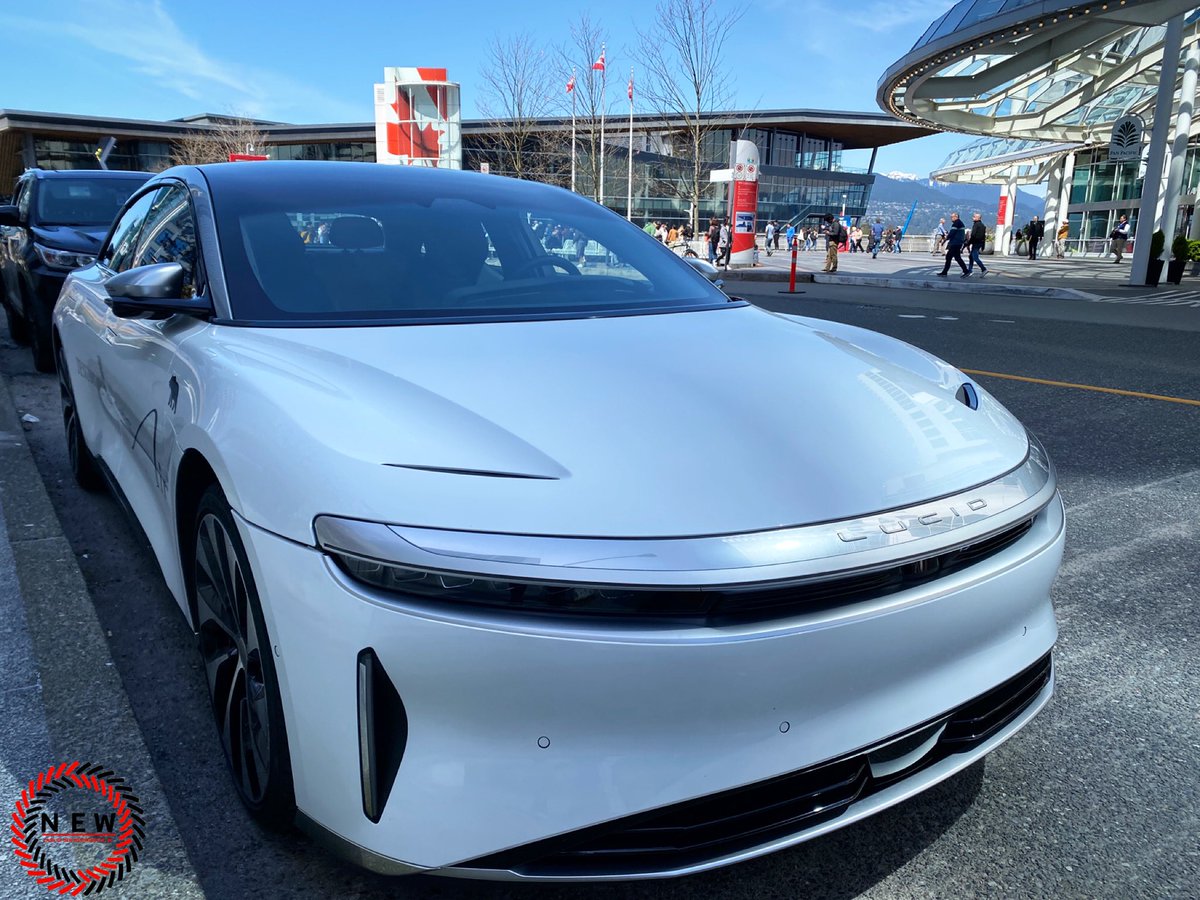 Lucid Air (⚡ 🇨🇦)

#lucid #lucidmotors #lucidair #carsofnewwest #carsofnewwestminster #carsofwongchukhang #carsofinstagram #cargram #carspotting #instacars #electriccar #electriclicious #executivecar