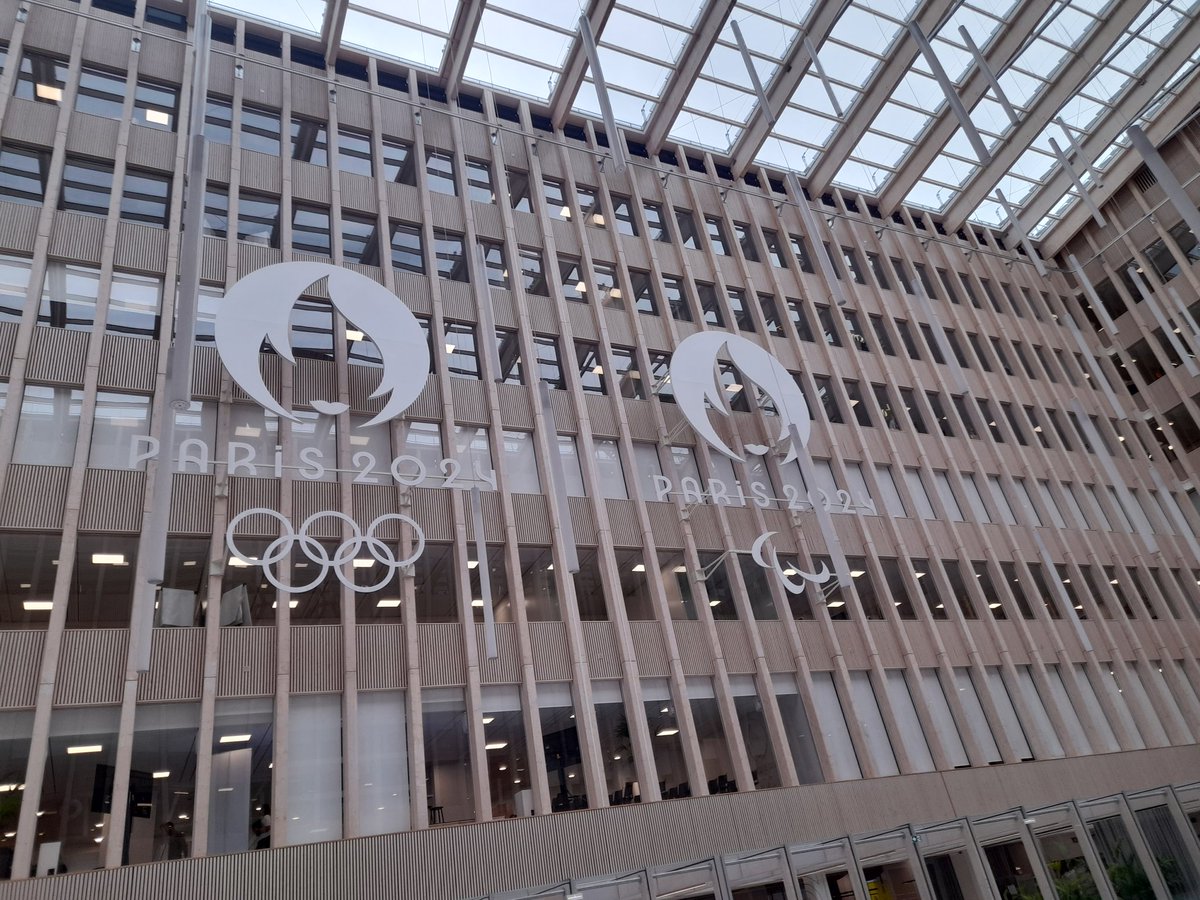 Journée à  <a href="/Paris2024/">Paris 2024</a>  pr la présentat° du rôle du jury pr la sélect° des porteurs de la🔥
Merci <a href="/RaphLeclerc/">Raphaël Leclerc 🌟</a>, @Conrad_LP  et ttes les équipes #terredejeux2024 et Paris2024 pr ns inclurent ds cette aventure et pr le clin d'œil des act° faîtes à <a href="/MERAL_France/">Commune de MÉRAL 🇫🇷</a>  😉
Belle journée