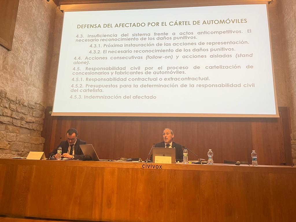 Última ponencia de las III Jornadas sobre #DerechodeConsumo y derecho #bancario de la mano de <a href="/EugenioRibon/">Eugenio Ribón</a> sobre #CárteldeCoches
