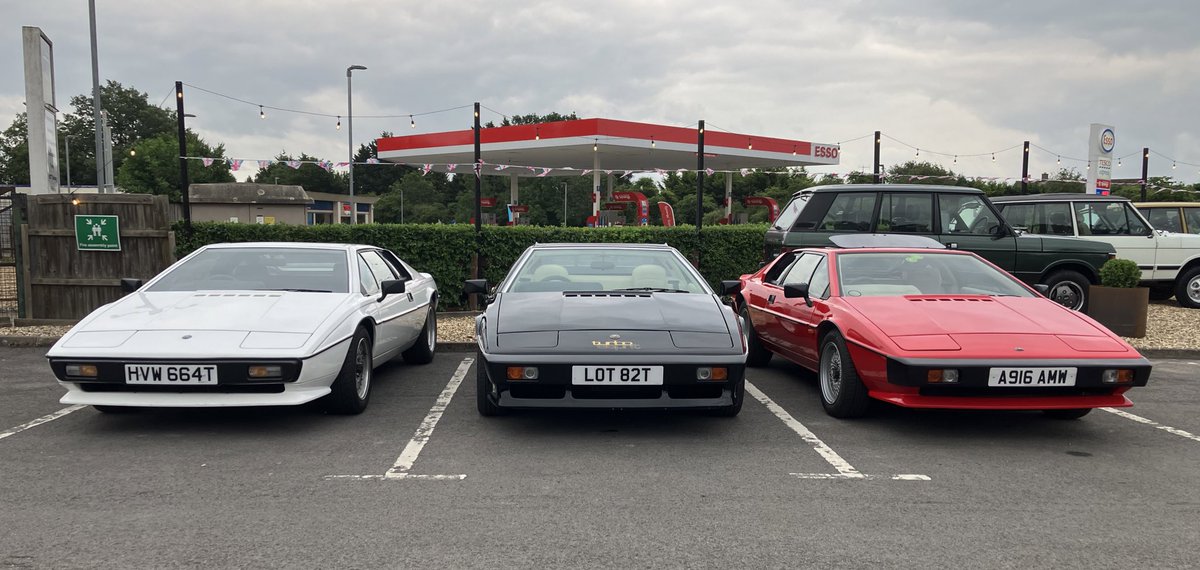 SportsandGT's tweet image. Take your pick #WedgeWednesday