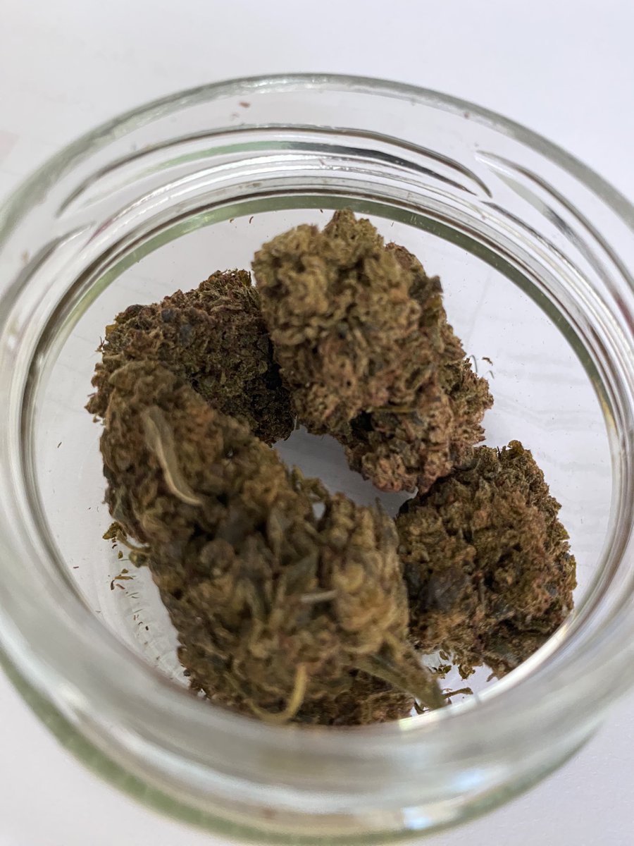 Jack Herer T-P (thc-p) de chez stormrock 
Une sensation de relaxation profonde. Le goût est super ainsi que l’odeur. Je recommande 

N’oubliez pas mon code BONPLAN65 pour -65% sur tout le site 

#cbd #thcp #thc #weed #detente #relaxation #legalisation #legislation