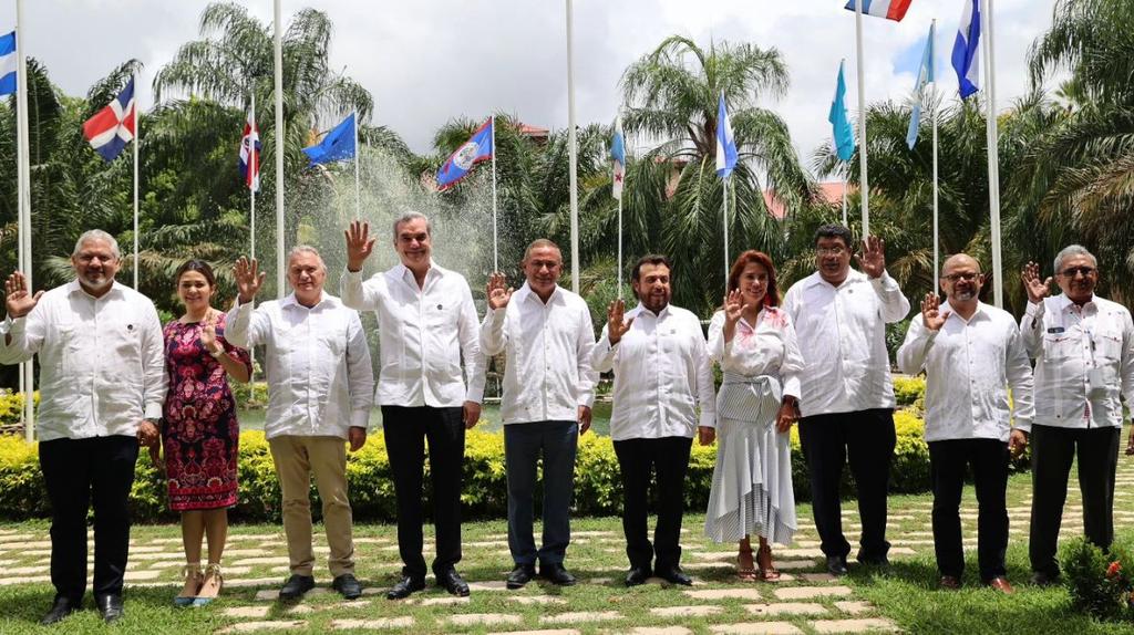 CerrudAmado's tweet photo. El PARLACEN  su Presidente, la Junta Directiva,  Diputados y Diputadas le agradece a los Presidentes y cancilleres que en la  LVII cumbre Realizada en Belice con  la presidencia Pro Tempore  de su Primer Ministro Jonh Briceño se aprobaron las reformas del Tratado constitutivo https://t.co/XbRQFGtLM5