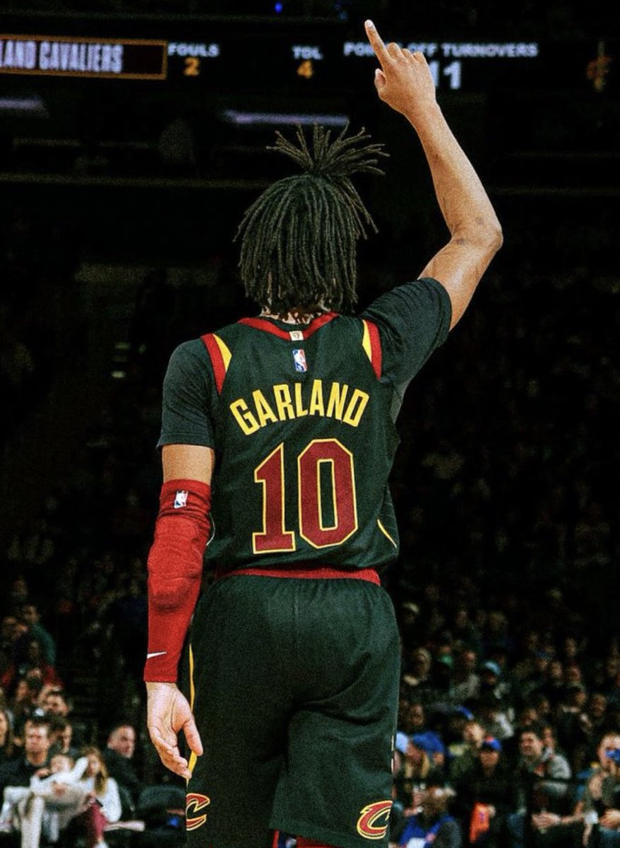 DieHard_Chicago's tweet photo. The #Cavs are open to trading Darius Garland, per @AmicoHoops 

The #Bulls need a PG 👀 https://t.co/f0pcXyUfrz