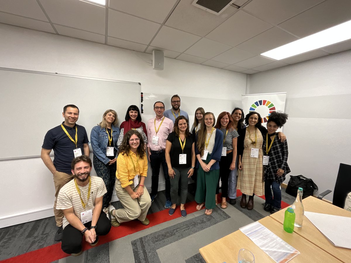 Kicked off day 1 of the ‘Dialogical Participatory Mapping’ in full swing. Thank you to everyone who joined! Here’s to seeing more co-production of knowledge with, by and for communities <a href="/IGSD_UoW/">Institute for Global Sustainable Development</a> <a href="/uniofwarwick/">University of Warwick</a> <a href="/vaggpit/">Vangelis Pitidis</a> <a href="/LimaSilva_Fe/">Fernanda Lima Silva</a>