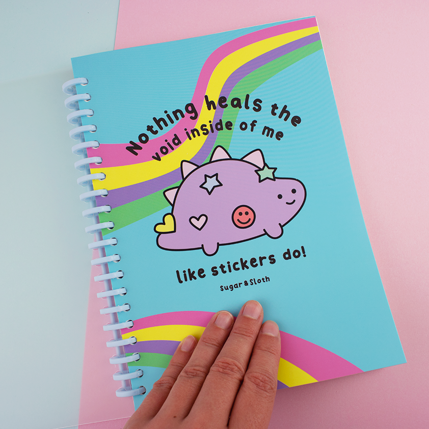 sugarandsloth's tweet image. Eeeek, new goodies drop:
TOMORROW into the Tiny Hug Members Shop!

This Friday - 30th June - 5pm
🌈 Into the main shop

🦕 Re-usable Sticker Books
🐙 Affirmations Bag Charms
🐸 Safety Keyrings
🌈 Pride Pins

sugarandsloth.co.uk/bestieemaillist

#safetykeychain #safetykeyring #stickerbook