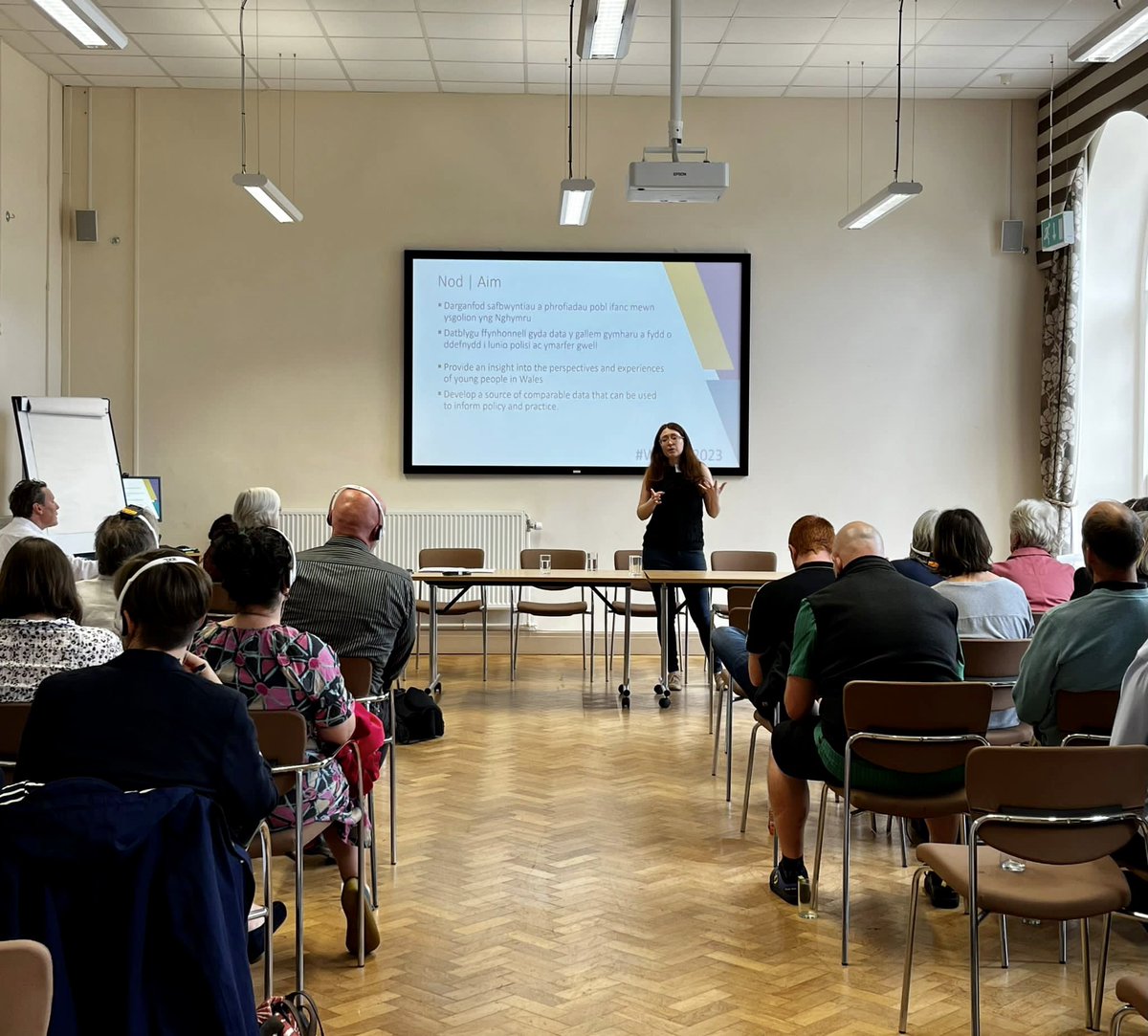 WISERDNews's tweet photo. Dyma orffen diwrnod cyntaf #WISERD2023 gyda chyflwyniad #WMCS a #LansiadLlyfr ar #TlodiPlant yng Nghymru: Ystyried yr heriau ynglŷn ag addysgu cenedlaethau’r dyfodol #addysg #ysgol #plant #athrawon https://t.co/OsbRKj8Bpd