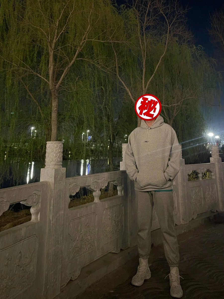 我需要一和能陪我聊天，给我分享快乐，和我发疯，陪我做爱的人