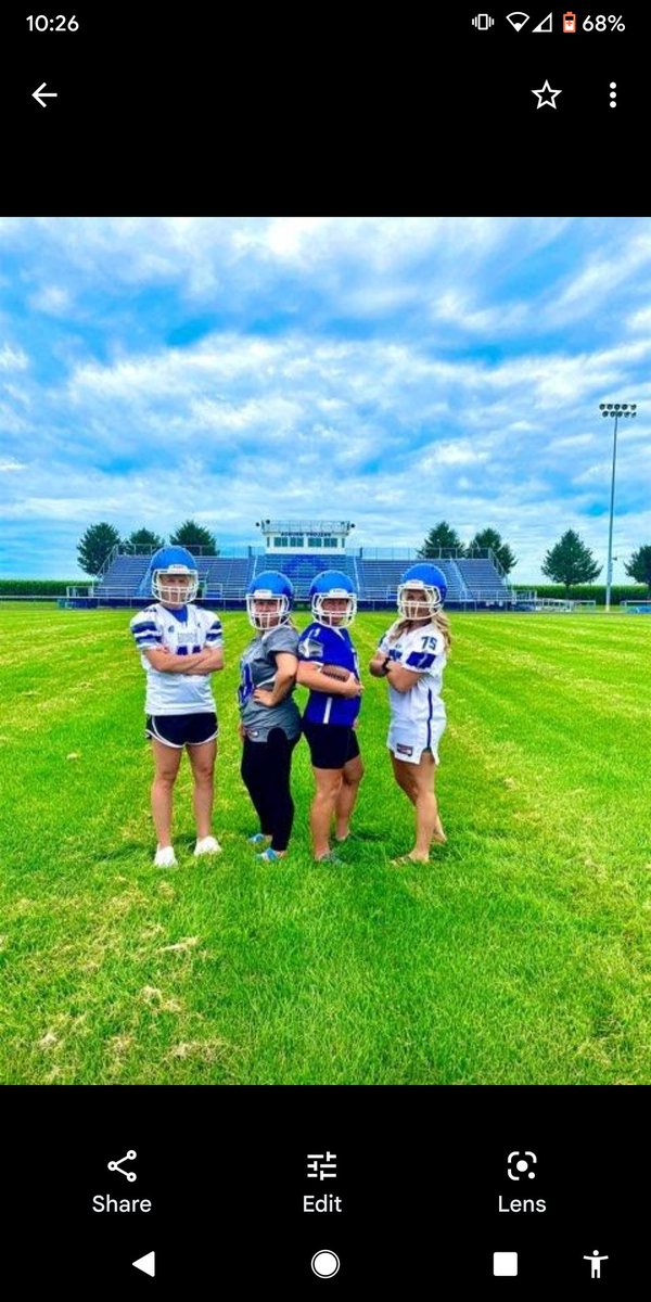AuburnMoms's tweet photo. https://t.co/DvnuWaklAp  
Lady Trojan 🏈Clinic 
Get Signed up by Saturday for your free t-shirt! 
Trojan Nation- One Family❤️ https://t.co/jR4OupZpew