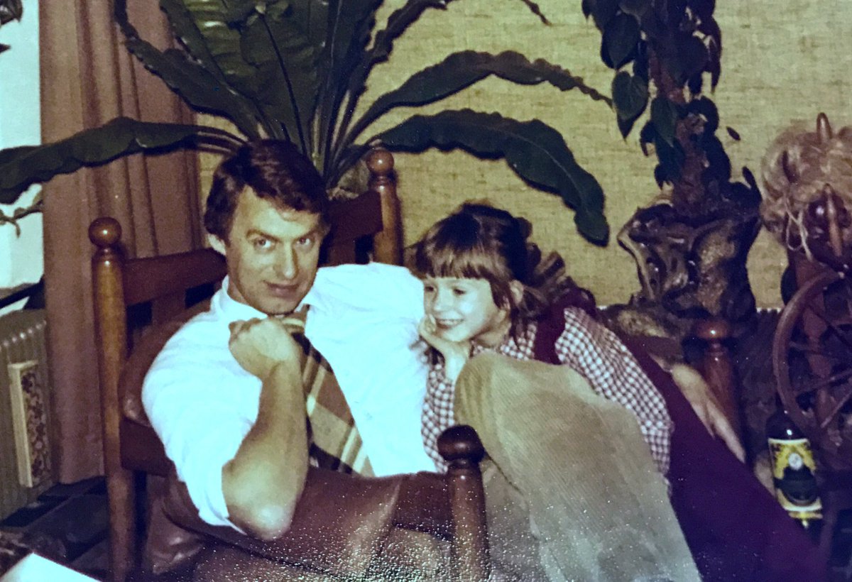 Ik zoek hulp. We hebben donateurs nodig voor <a href="/ErfelijkeKanker/">Stichting Erfelijke Kanker Nederland</a>. Ons eerste streven is 100 donateurs zodat we subsidie kunnen aanvragen bij <a href="/MinVWS/">Ministerie van VWS</a>. Help je mee? kankerindefamilie.nl/doneren/