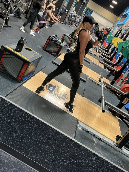 Leg Day 🍑 https://t.co/KIPhuRaFPl<a href="/tag/newprofilepic"class="tags"><span>#newprofilepic</span></a>