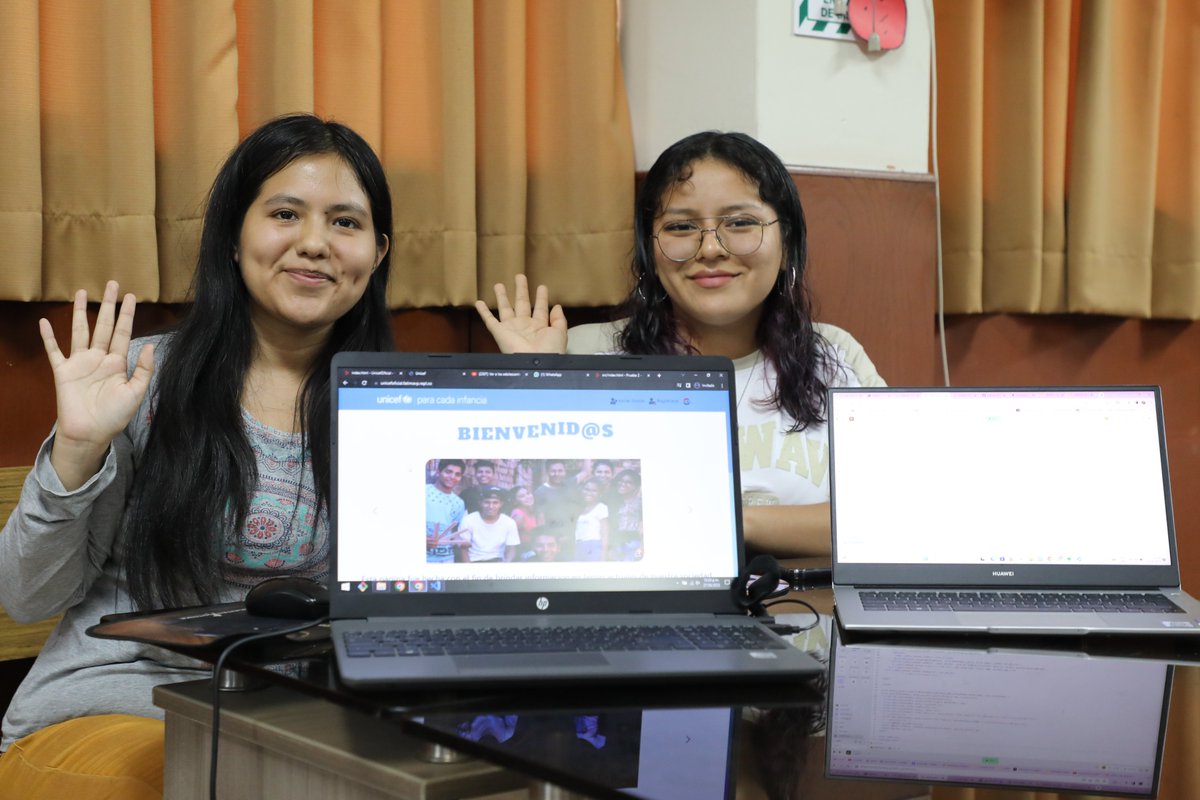 UNICEFperu's tweet photo. @LaurenRumble2 @rgrahamgoulder @UNICEF @uniceflac La visita inició en el #CETPRO San Martín de Porres, donde las adolescentes que forman parte del programa #MasChicasTec compartieron los proyectos que desarrollaron en la hackathon “Hackeando desigualdades”, así como su experiencia en el programa. https://t.co/0F7IjJYAK6