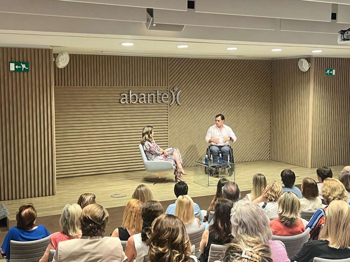 Hoy, en el #AuditorioAbante, Fernando Vega de Seoane, empresario, está presentando su libro "Si la vida te da limones, pide tequila" en un diálogo junto a <a href="/psatrustegui/">Paula Satrústegui</a>, socia de Asesoramiento patrimonial.