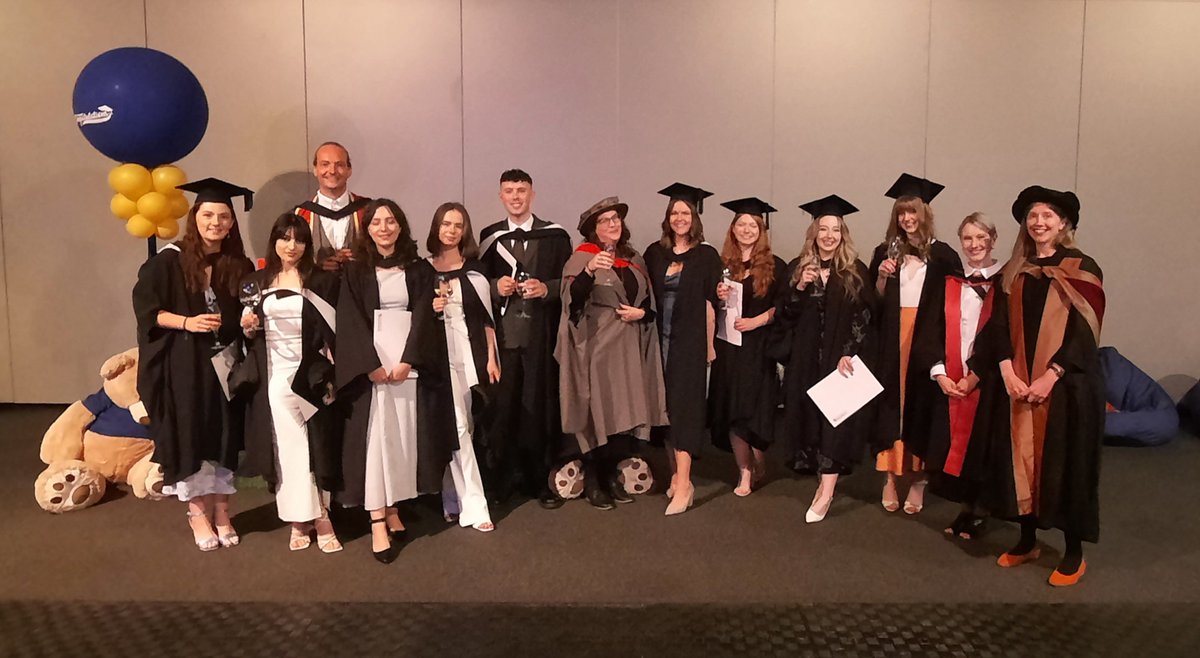 We've had a wonderful afternoon celebrating with the #ClassOf2023! 🥳🎓Very best wishes to all our amazing @abdn_arthistory students who've been graduating today and in further ceremonies this week 👏👏👏 #ABDNGrads #ABDNFamily 🎨