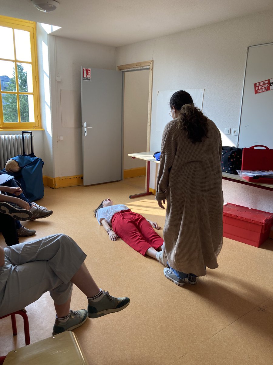 CLG_Nigremont's tweet image. Journée formation  adultes PSC1 @CLG_Nigremont #prévenir #CESCE Personnel direction, professeurs, gestionnaire et Aed 100%de réussite !!!! Bravo à tous !🧑‍🎓et merci à notre infirmière!!!@Dsden23 @aclimoges @CDrucker_Godard @domterrien