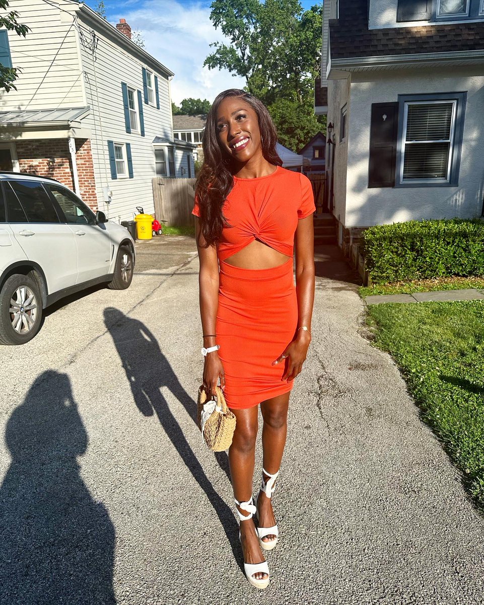 ReneePwash's tweet photo. Sunshine, I can call you my baby boy. You can call me your baby girl 😏☀️✨🎶 
:
:
#reneepwashington #rpw #melanin #blessed #sunshine #sun #zeehive #phillyhairstylist #fashion #model #runway #positivevibesonly #plantednotburied #motivation #inspiration #growth #womeninsports https://t.co/EpvPtzWhbu