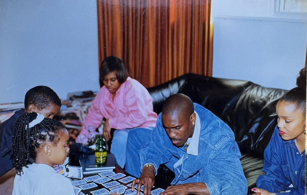 iesha_irene's tweet photo. So, we’re going through family photos! Me and @GaryPayton playing cards. 💕 https://t.co/kUK1WXCYY0
