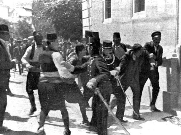 Bosnian History tweet media
