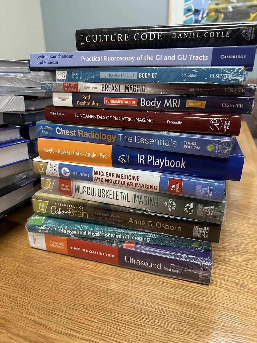 Welcome to radiology residency @UCDavisHealth… here’s your reading list 😂.  While #radres does sometimes offer a more sane workday schedule for 1st years with no call responsibility, the amount of material to absorb is intense. @futureradres @GhanehF @UCDRadiology @RadDiscord