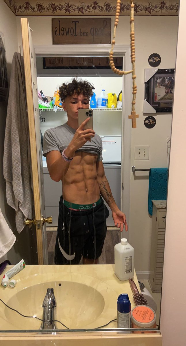 yunginwitadream's tweet photo. Next 20 people that send $10 gets a free 1 year subscription on my OF and a follow back dont wanna miss this ๐๐ฅฐ
#lightskin #yafav
https://t.co/hTL087DDGH https://t.co/wpD7FVnkbQ
