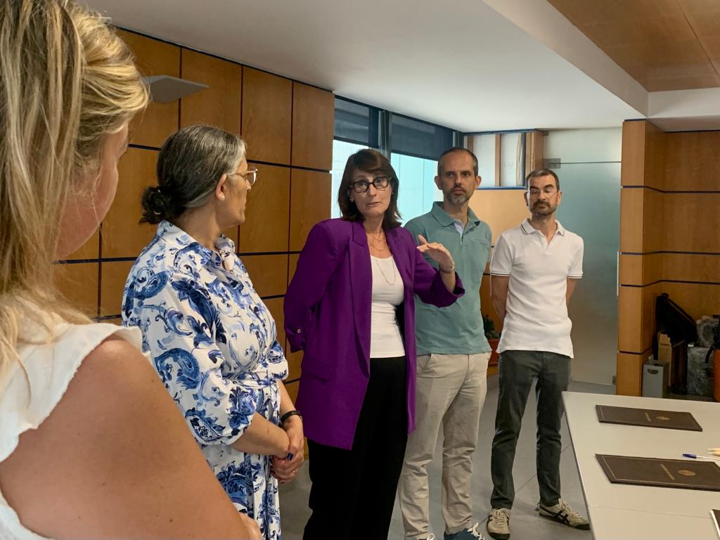 justica_pt's tweet photo. O Governo, através da Ministra da Justiça e da SE da Igualdade e Migrações, renovou o protocolo de cooperação com a @SilencioQuebrar  e a #AMCV, para o atendimento e acompanhamento psicológico e apoio psicossocial individual a vítimas de violência sexual independentemente do sexo https://t.co/pV7P8KByuc
