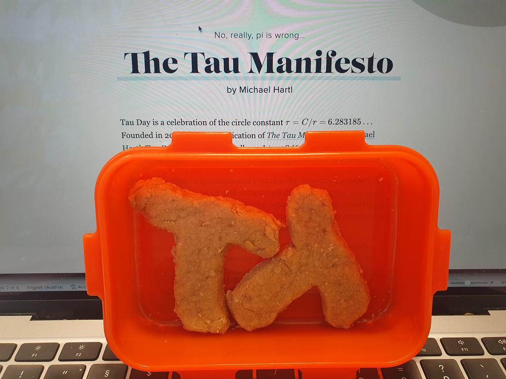 Time to celebrate 🍾 the #TauDay 😎 with some cookies 🍪 from my daughter. 💯