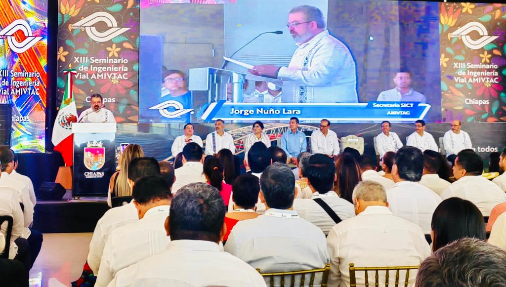mocasaingenier1's tweet photo. Palabras de bienvenida del Lic. Jorge Nuño Lara Secretario de Infraestructura, Comunicaciones y Transportes #XIIISeminarioAMIVTAC
@AMIVTACmx 
#ingenieriavial
#SeminarioDeIngenieriaVial 
#MOCASA https://t.co/iOS5yTg8FI