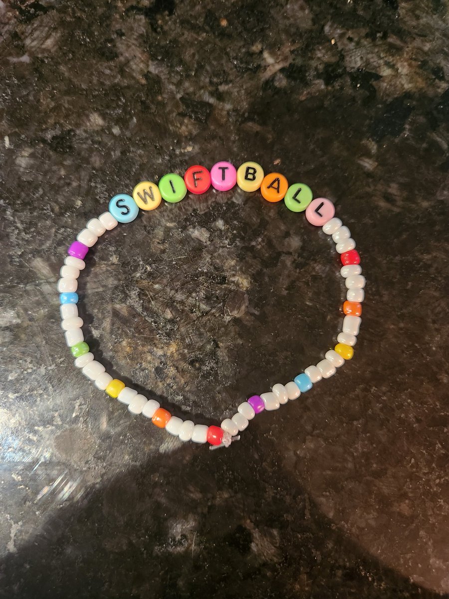 texb3cs's tweet photo. BRB making a Bronze Truther bracelet 🫶🏻 @reckedmaserati https://t.co/a5BVPIcYr8