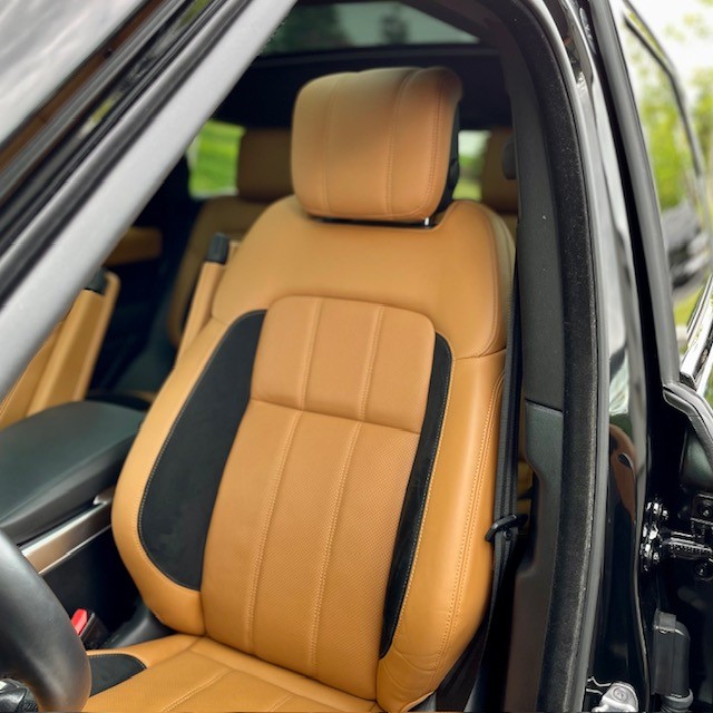 Land Rover Certified. HSE Dynamic 5.0L V8. 22" Gloss Black Wheels. Soft Door Close. Vintage Tan/Ebony Interior. Heated &amp; Cooled Front Seats. Heated Rear Seats. Meridian Surround Sound. Only at Land Rover Sudbury. bit.ly/3XnSqkW
#LandRover #HerbChambers #RangeRoverSport