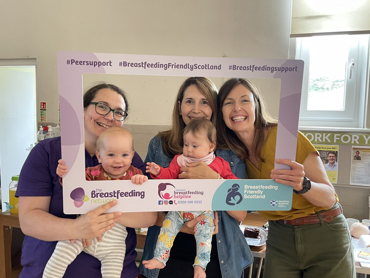 Great morning celebrating @BfN_UK 25th birthday at our @CranhillDT group with lots of cake and chat! 🥳 lovely to speak to mums & volunteers about the difference peer support can make & about @NBHelpline #infantfeeding #peersupport #volunteering #breastfeedingfriendlyscotland