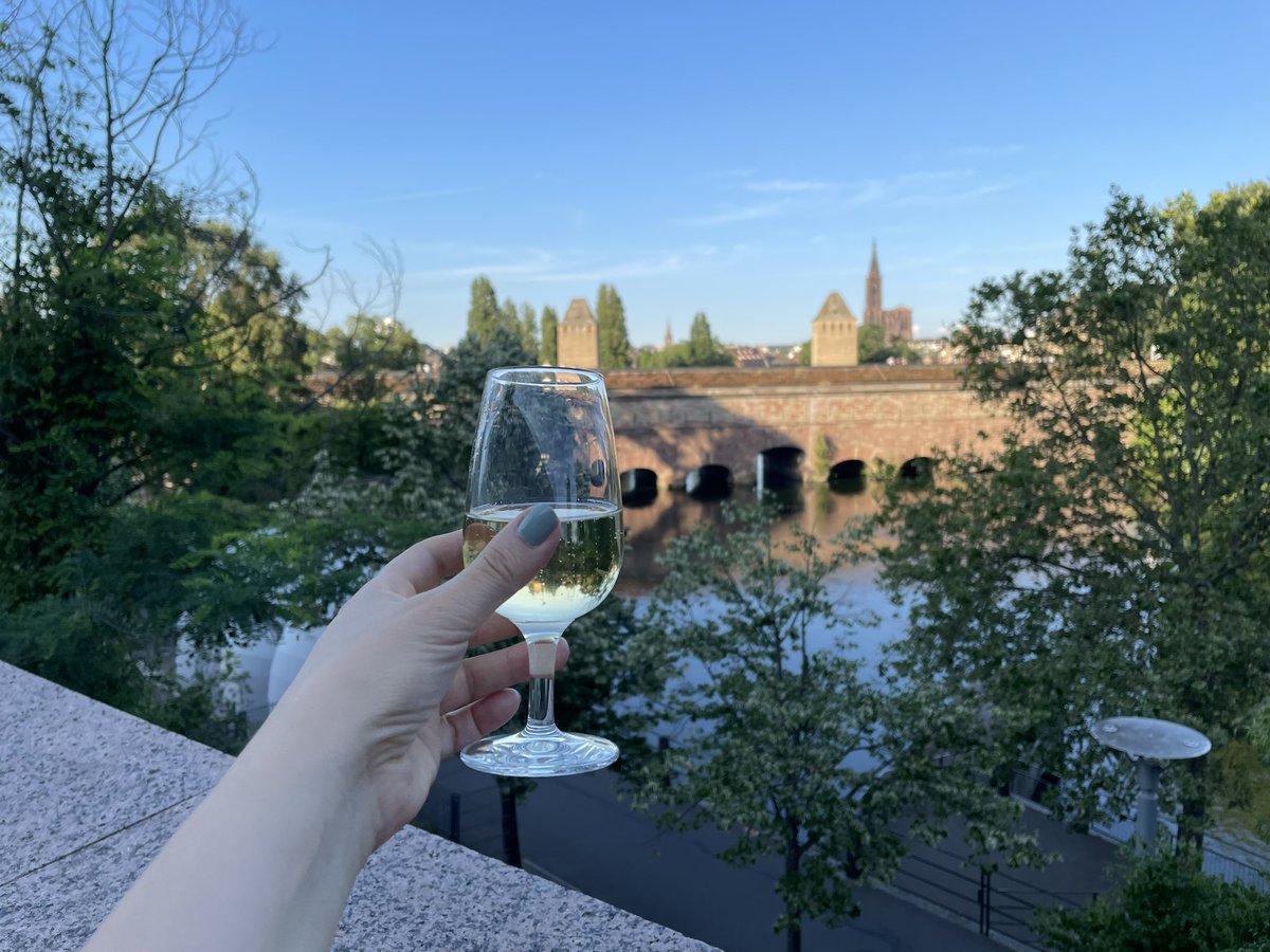 cyrine's tweet image. Cocktail de bienvenue au Congrès #AEI2023 🥂🍾 @AcEntInnov 

📍 Musée d’Art Moderne et Contemporain de Strasbourg