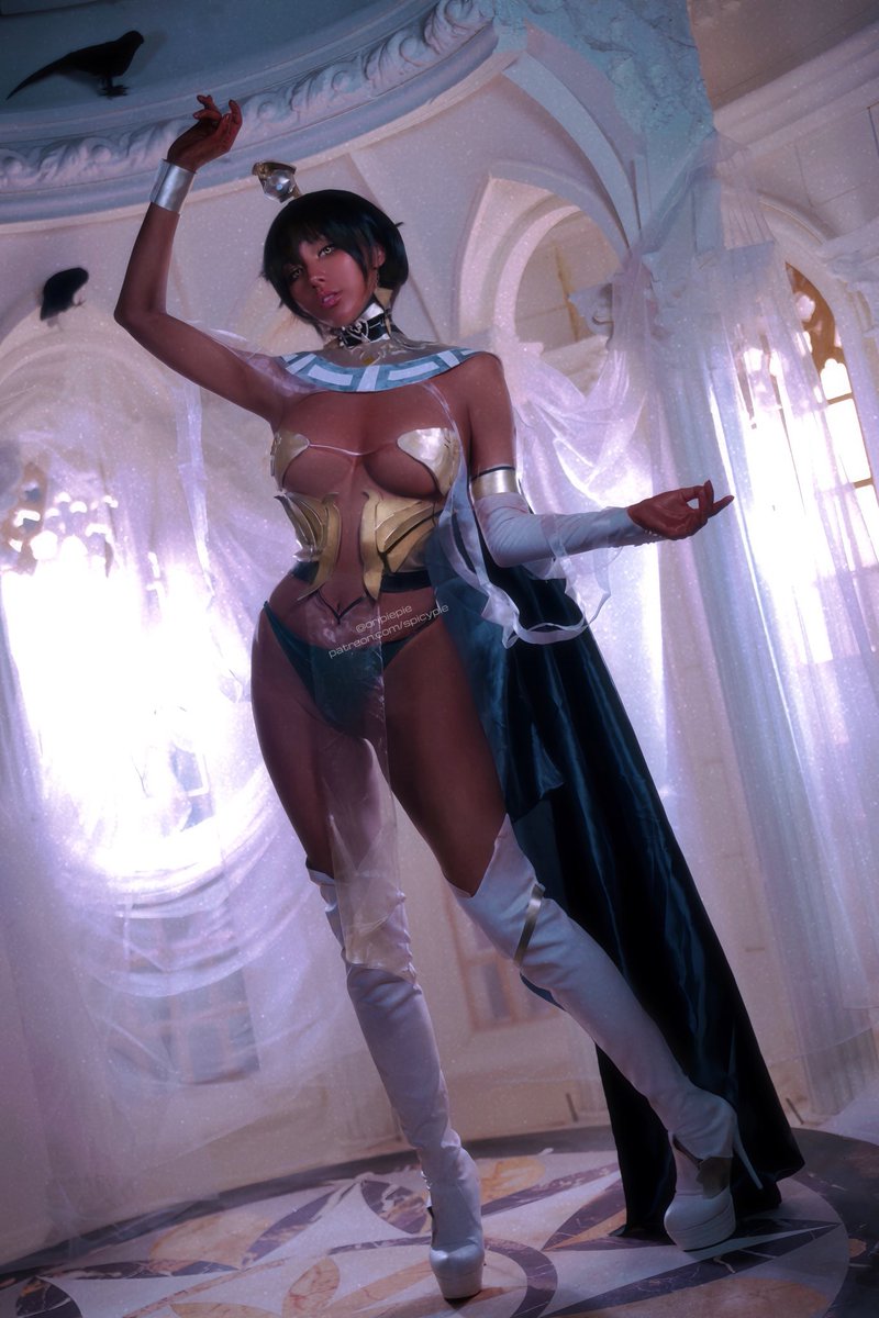 Kamranmct's tweet photo. This shit IS NOT OK!! Skin color is NOT a costume, me and many black cosplayers get racist comments just for existing but this is ok??? Fuckin disgusting https://t.co/fWqjh9Ivgk