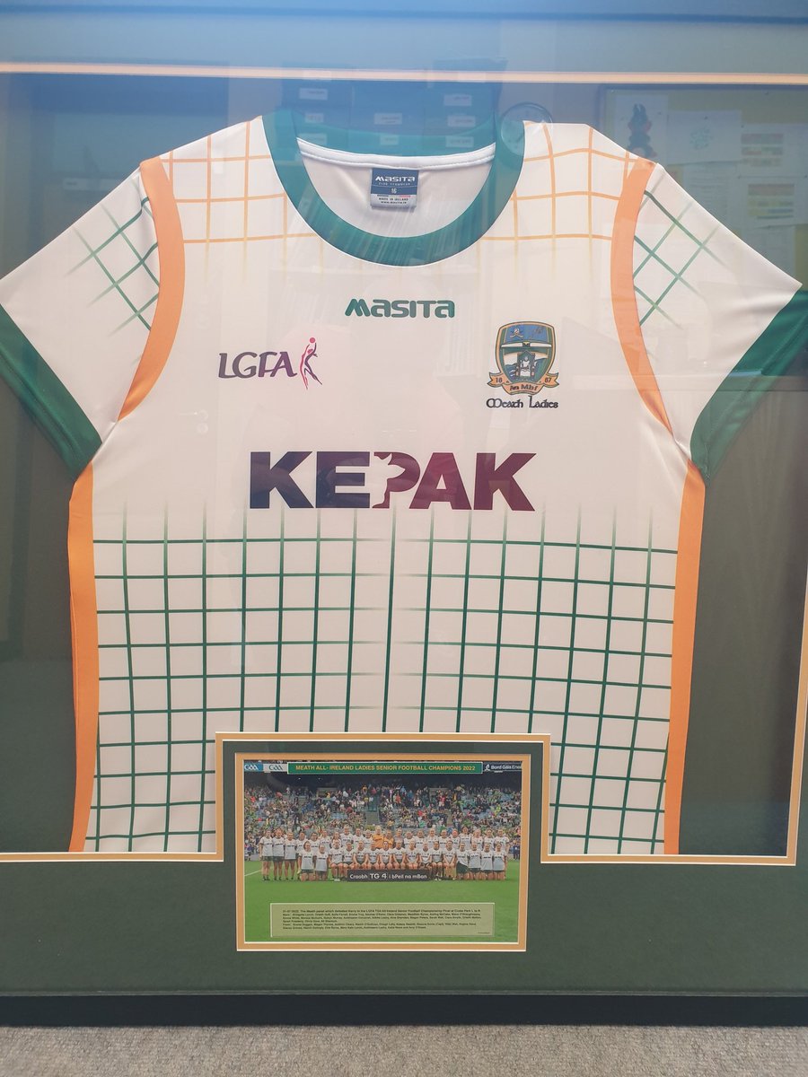 gsnacille's tweet photo. Aoi speisiálta againn ag an tionól inniu. @MaireOShaugh Onóir mhór dúinn í a bheith linn. @meathladiesMLGF #laoch https://t.co/rbc73i55We