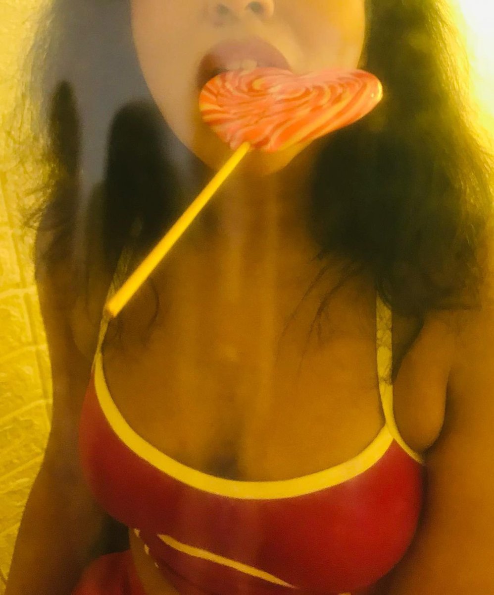 HotNavelActress's tweet photo. Who wants to lust with rima?
#rimakallingal #hot #lust #sex #sexy #red #lollipop #hotmaterial #bull #viral https://t.co/wKJQbcBbaI