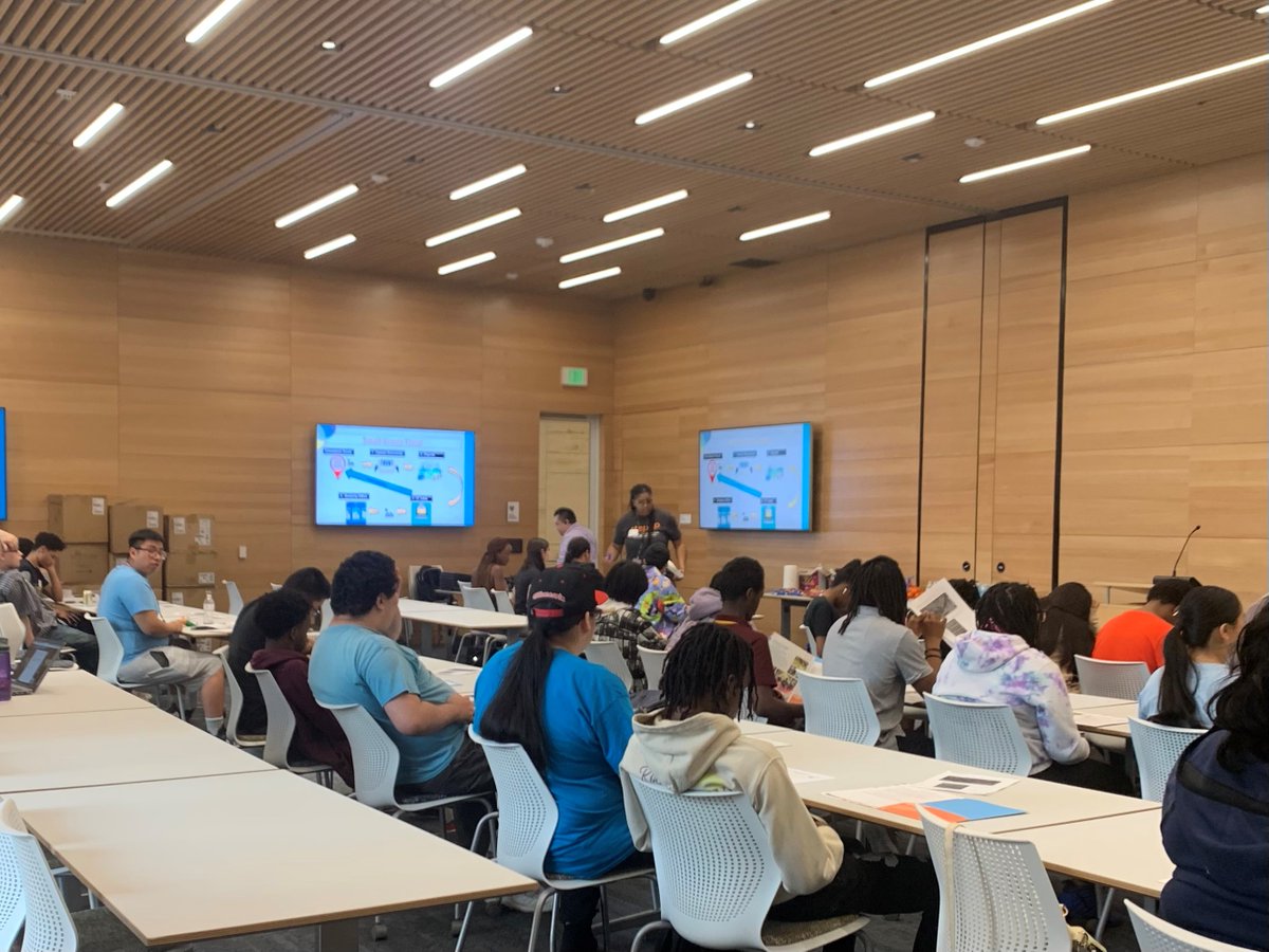 And they are off!!

Step Up launched for 1,298 young people last week! They are ready for their paid internships and online career exploration. Enjoy your summer experience!