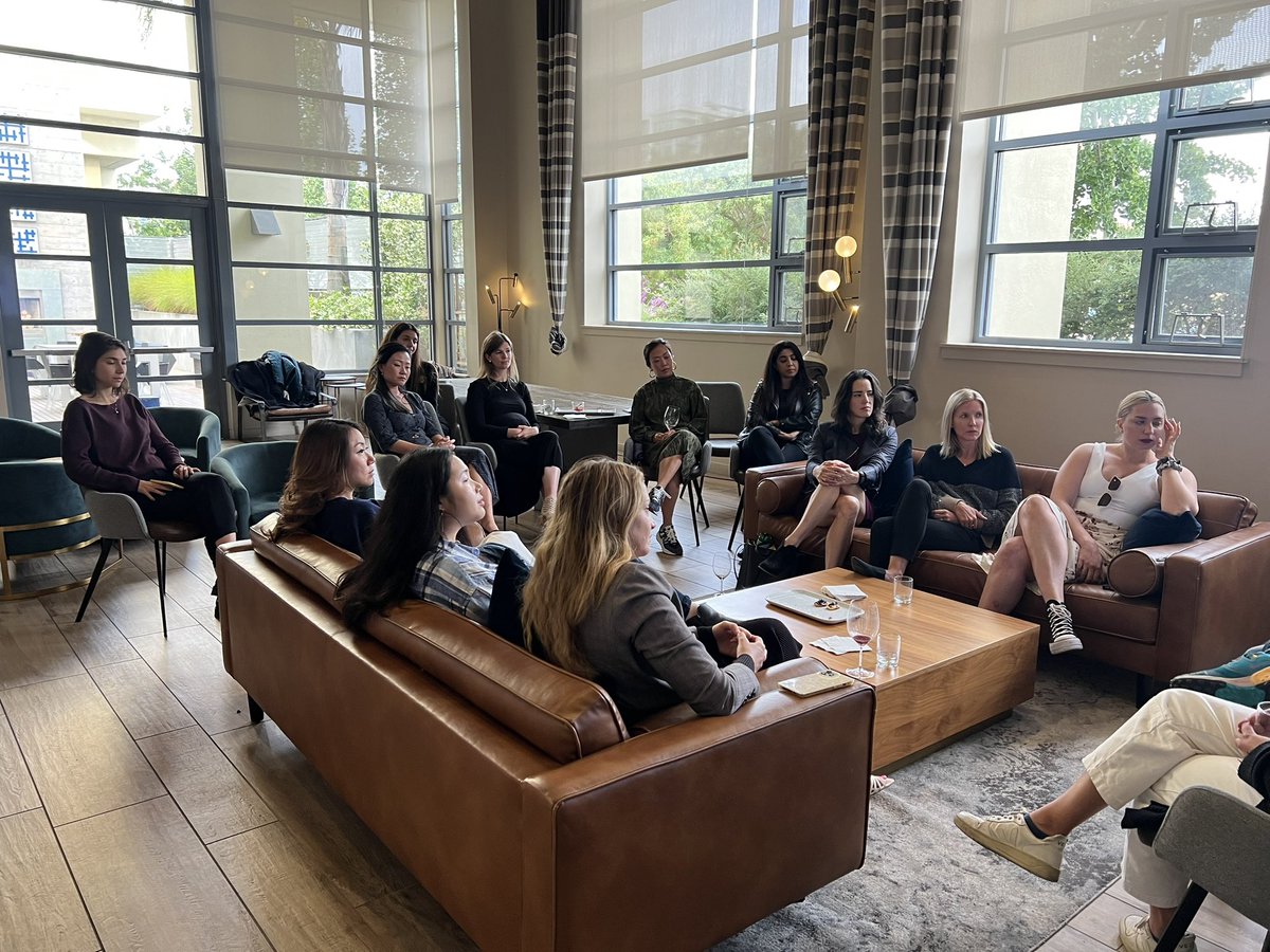 sallyshin's tweet photo. Thank you to everyone for coming to our monthly @jointhenightcap, and to @adwane @immad and @sanchalipal for sharing their views on the fundraising environment.

The toughest market brings out the most resilient founders.

Thank you to @mercury for making our dinners happen 🍸 https://t.co/YABUdL8qAb