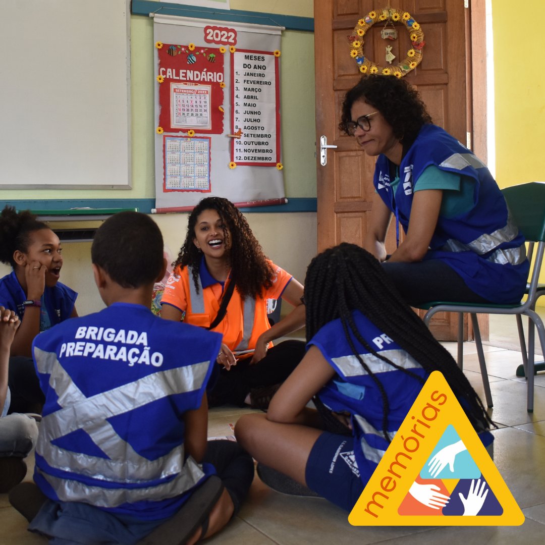 DCBarraLonga's tweet photo. Em setembro de 2022 os brigadistas das CES participaram da oficina Plano de Gestão de Desastre Escolar - PGDE. 

Com objetivo de fazer com que a comunidade escolar não seja reativa, trabalhando na RESPOSTA, mas sim,  possam trabalhar no modo de PREPARAÇÃO E PREVENÇÃO. https://t.co/xJypOmddG9