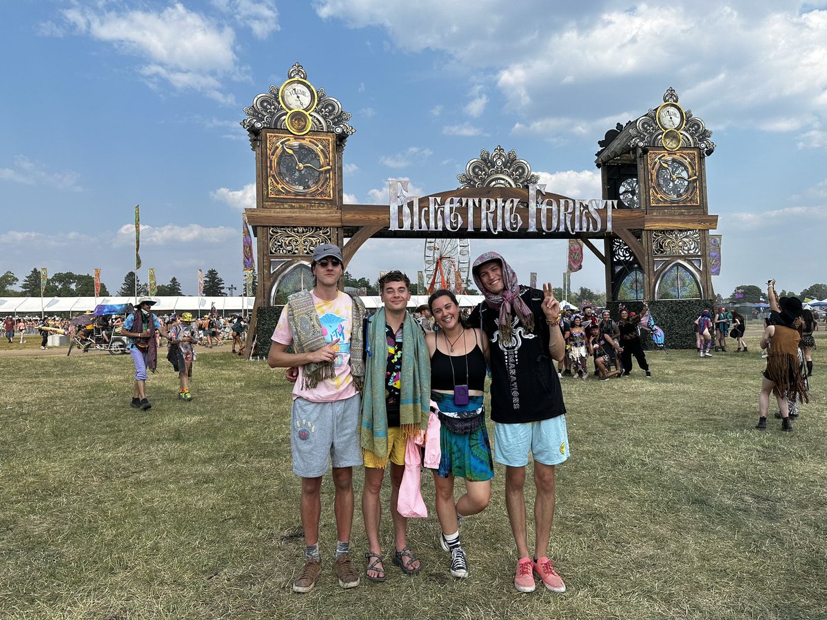 jazthealien_'s tweet photo. electric forest :’) https://t.co/ApaQUZhIz2