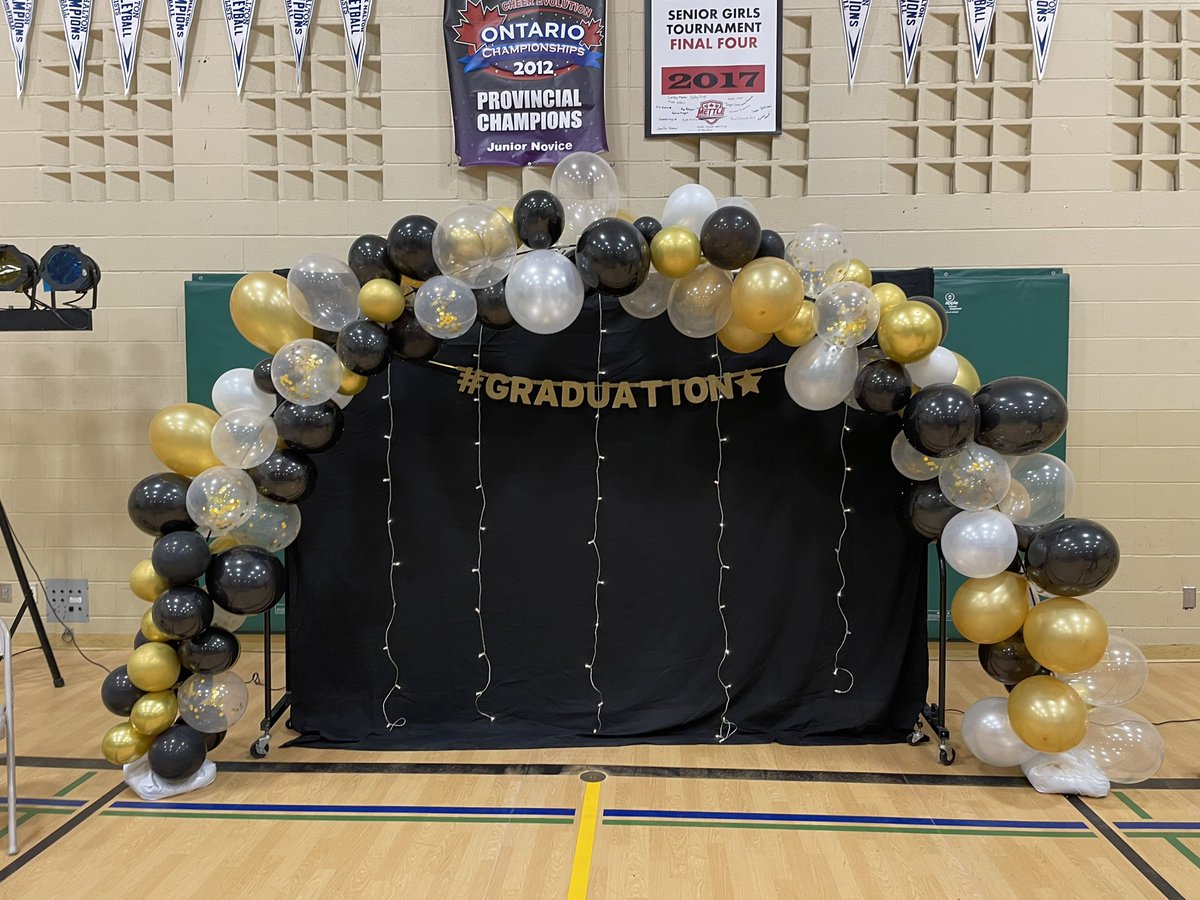 Such an awesome evening celebrating our amazing grade 8s graduates last night! Best of luck as you head off to high school next year! 🎉🎓🎉