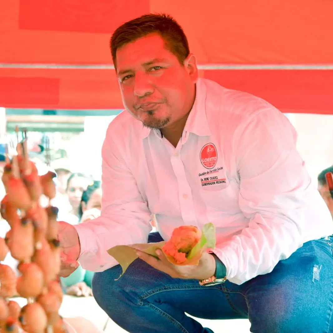 RenChvez18's tweet photo. Llegamos hasta Nanay para participar de la exhibición y degustación del tacacho más grande del mundo, elaborado con más de 40 racimos de plátano, como parte de la celebración de la fiesta Patronal San Pedro Pescador 2023. Estamos trabajando de forma articulada con la M. Punchana. https://t.co/sHJft0ggME
