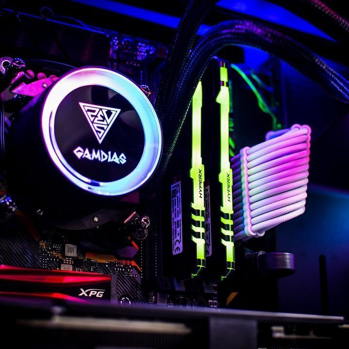 Quanto mais RGB, muito mais FPS! Já diziam os mestres gamers! 🙌💛  

Você é Team Watercooler ou Team Aircooler? 

#Gamdias