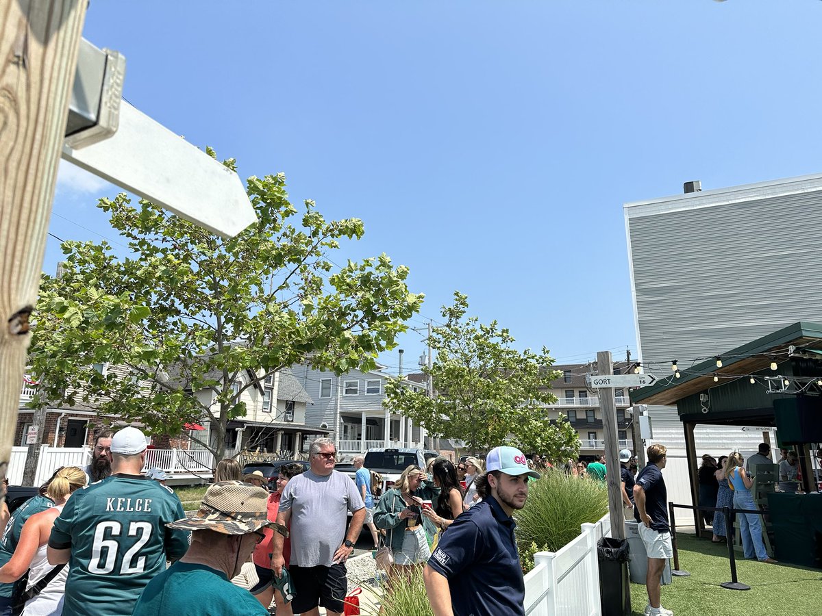 Here at the Ocean Drive for <a href="/JasonKelce/">Jason Kelce</a>’s third annual <a href="/eaglesautism/">Eagles Autism Foundation</a> guest bartending event. Already 100s of people in line. It’s wrapped around 39th street. #FlyEaglesFly