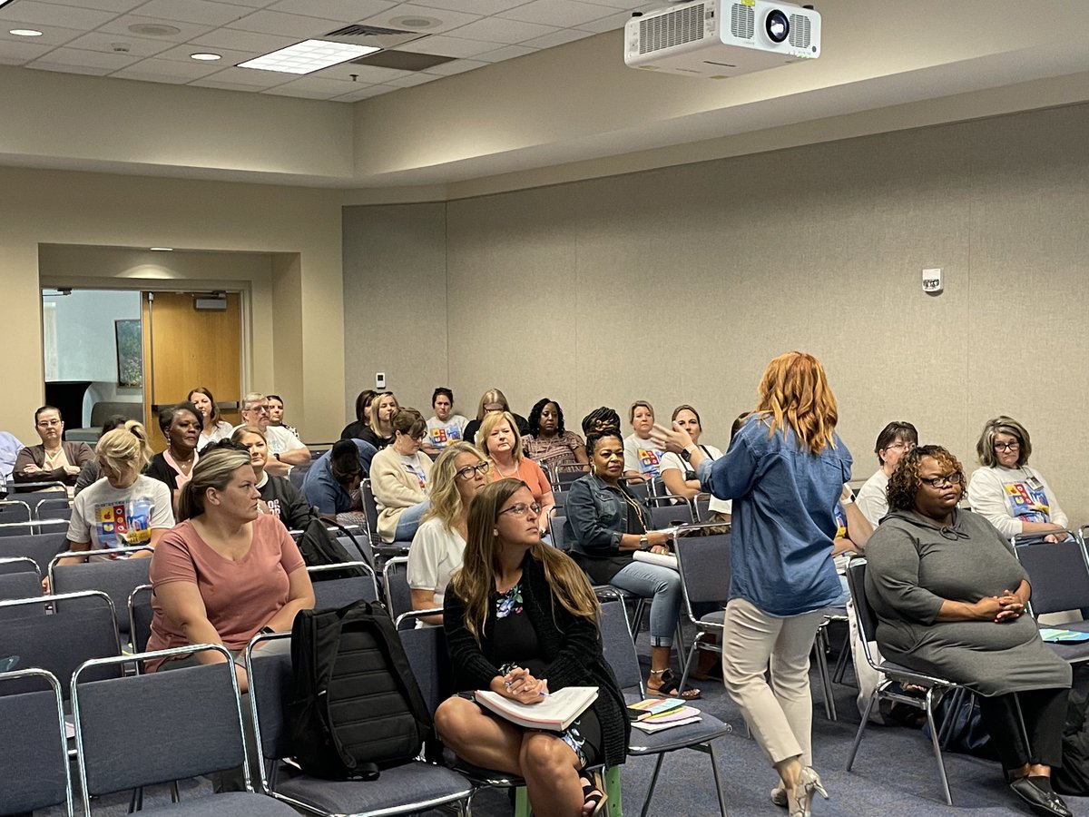 KrystelSantiag6's tweet photo. Thank you Arkansas School Counselors Association for letting us share with all of you some Counseling Hacks! #arsca @hortizmarrero @CounselingKrys @ar_counselors https://t.co/Cis1VzINg0