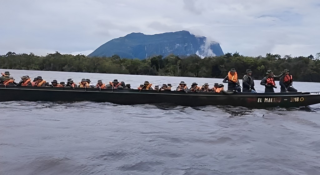 Veo con agrado que este General <a href="/dhernandezlarez/">GJ. Domingo Hernández Lárez</a>  viene haciendo la diferencia con un discurso propio lleno de patriotismo. Esto es lo que necesitamos, actuar sin tanto miramiento y división.  Suerte a la #FANB en su tarea que es para  todos los venezolanos.