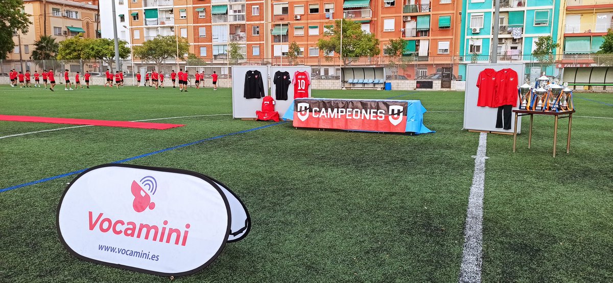union_ibcf's tweet photo. ❤️🖤⚽ Todo preparado
Fiesta final temporada
Entrega trofeos de campeonatos
Presentación equipajes Nike
Merienda cena 😋
🔝🙌🏼
 @vocamini_app @11teamsports
#sorsiemorsi

#somosunión
#FamiliaUnión
#SomosUnión 
#GoDimoniets😈
#ADNVCF🦇
#escolesvcf
@Academia_VCF 
@esportbase https://t.co/dWmuY379KS
