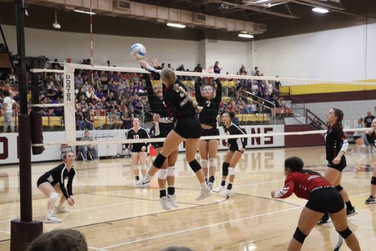 sportsinkansas's tweet photo. Megan Ricke of Leoti-Wichita County returns for her senior season after putting down 254 kills as a junior 🏐 

She added 45 aces and 283 digs for the Indians. 

📸: Maggie Brown 

#sportsinkansas https://t.co/uMEcyIAwI5