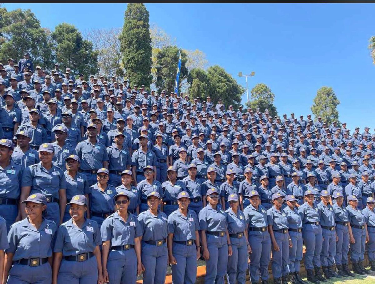 #sapsHQ The recruitment and training of 10 000 police officers for the 2024/2025 financial year is set to commence in July 2023. Applications will be open to young men and women between the ages of 18 and 30, in possession of a senior certificate, with no criminal record. Those